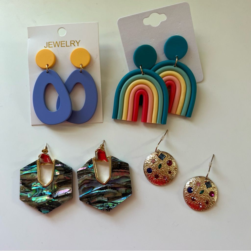 Bundle Earrings Rainbow Gold Fancy Clay Look 15$